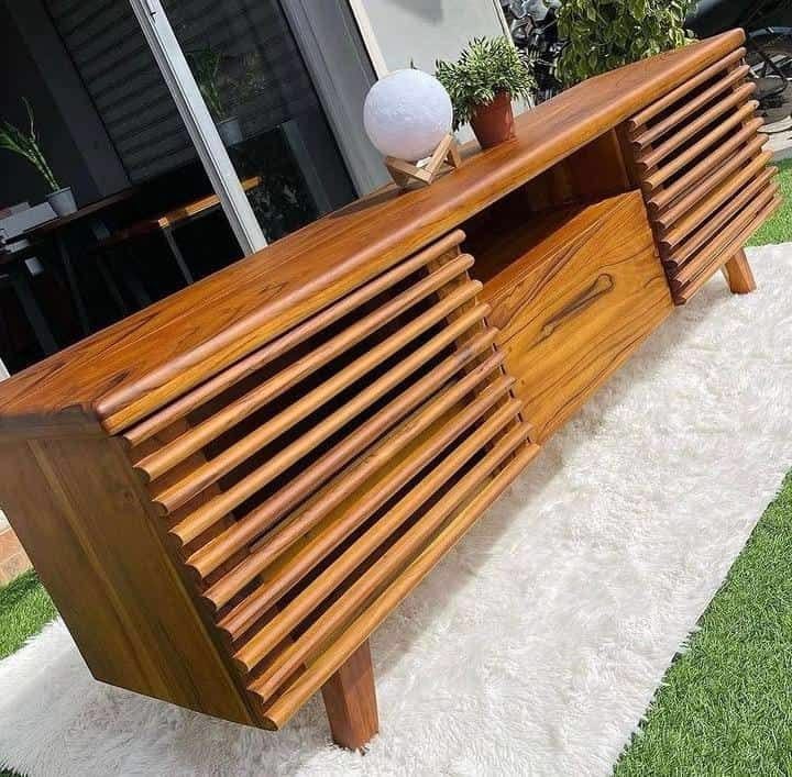 6 ft Mahogany Tv stand